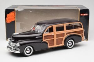 Chevrolet Fleetmaster Woody Brązowy Maisto 1:18 36854 Metal — zdjęcie 8 z 8