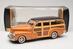 Chevrolet Fleetmaster Woody Złoty Maisto 1:18 56042 Metal — zdjęcie 8 z 8