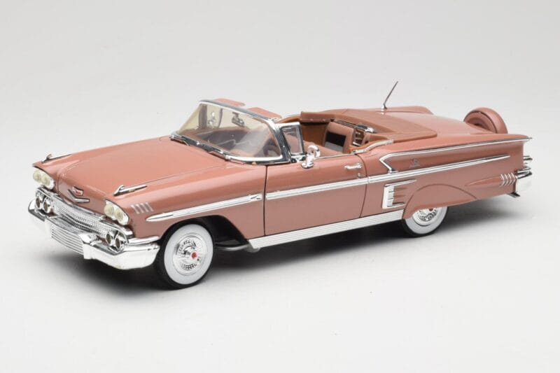 Chevrolet Impala Kabriolet Brązowy Motormax 1:18 73112 Metal