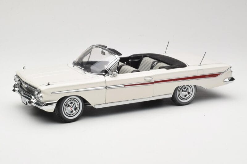 Chevrolet Impala Kabriolet Biały Sun Star 1:18 3405 Metal