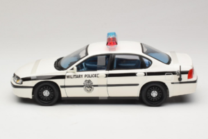 Chevrolet Impala Military Police Maisto 1:18 36611 Metal — zdjęcie 3 z 6