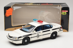 Chevrolet Impala Military Police Maisto 1:18 36611 Metal — zdjęcie 6 z 6