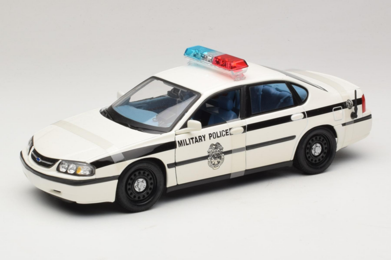 Chevrolet Impala Military Police Maisto 1:18 36611 Metal