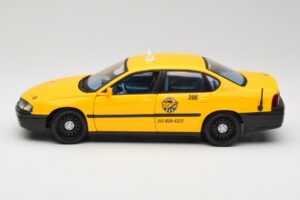 Chevrolet Impala Taxi Maisto 1:18 36617 Metal — zdjęcie 4 z 8