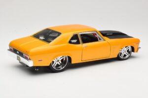 Chevrolet Nova SS Złoty Maisto 1:18 31083 Metal — zdjęcie 3 z 8