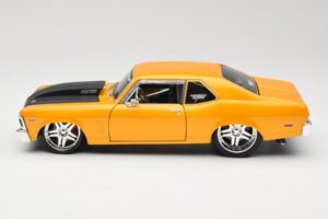 Chevrolet Nova SS Złoty Maisto 1:18 31083 Metal — zdjęcie 4 z 8