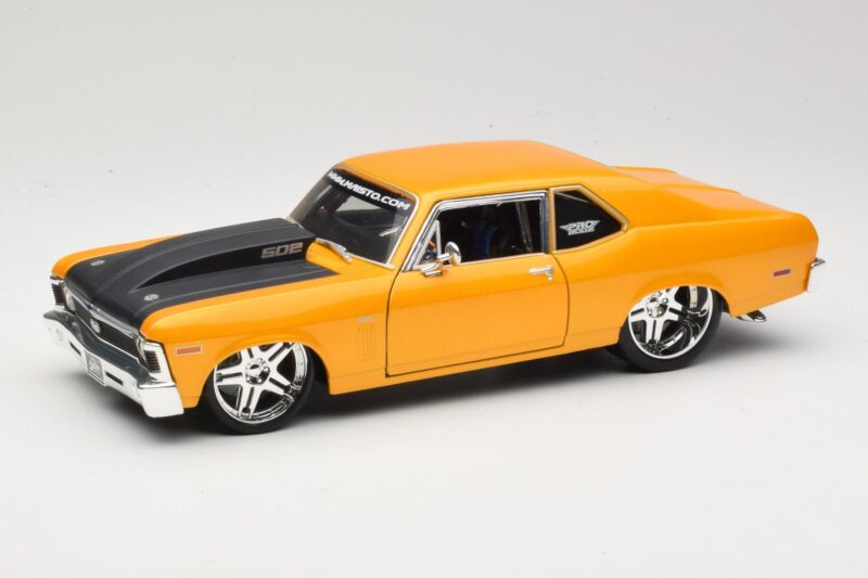 Chevrolet Nova SS Złoty Maisto 1:18 31083 Metal
