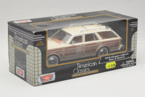 Chrysler LeBaron Town & Country Beżowy Motormax 1:24 MM7331BG Metal — zdjęcie 2 z 3
