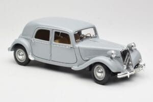 Citroen 15CV 6 Cyl Szary Maisto 1:18 50313 Metal — zdjęcie 6 z 8