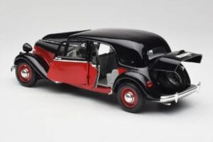 Citroen 15CV 6 Cyl Czarny & Czerwony Valmy Maisto 1:18 56009 Metal — zdjęcie 5 z 8