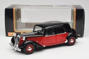 Citroen 15CV 6 Cyl Czarny & Czerwony Valmy Maisto 1:18 56009 Metal — zdjęcie 8 z 8