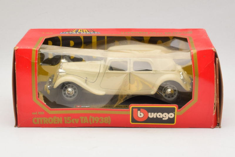 Citroen 15CV Traction Avant Beżowy Bburago 1:24 Citroen 15CV Traction Avant Beżowy Bburago 1:24 1501-B1 Metal