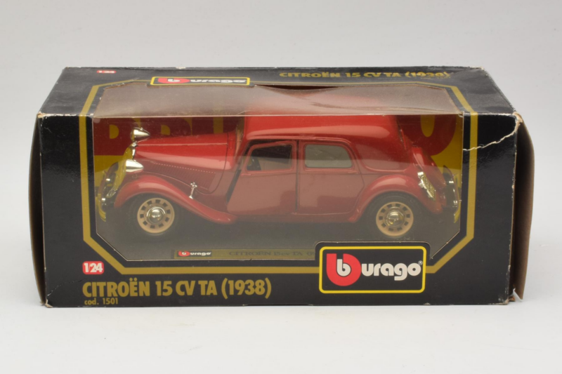 Citroen 15CV TA Czerwony Bburago 1:24 1501 Metal