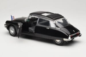 Citroen DS Presidentielle Szary Solido 1:18 8035 Metal — zdjęcie 5 z 8