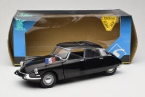 Citroen DS Presidentielle Szary Solido 1:18 8035 Metal — zdjęcie 8 z 8