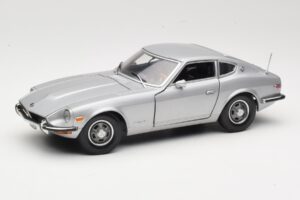 Datsun 240Z S30 Srebrny Sun Star 1:18 3503 Metal