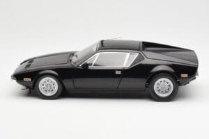 De Tomaso Pantera Czarny Kyosho 1:18 08851BK Metal — zdjęcie 4 z 8