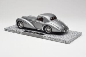 Delahaye Type 145 V12 Coupe Mullin Museum Minichamps 1:18 107116120 Metal — zdjęcie 4 z 6