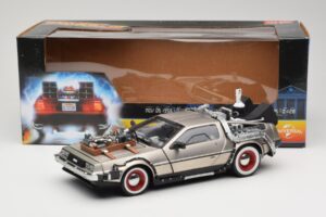 DeLorean DMC-12 Back to the Future Part III Sun Star 1:18 2712 Metal — zdjęcie 8 z 8