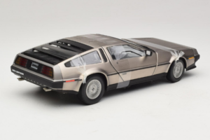 DeLorean DMC-12 Srebrny Sun Star 1:18 2703 Metal — zdjęcie 2 z 6