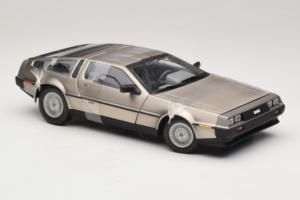 DeLorean DMC-12 Srebrny Sun Star 1:18 2703 Metal — zdjęcie 4 z 6