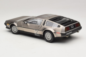 DeLorean DMC-12 Srebrny Sun Star 1:18 2703 Metal — zdjęcie 5 z 6