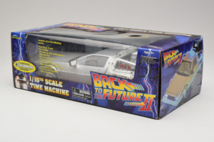 DeLorean DMC-12 Time Machine Back to the Future II Diamond 1:15 210123 Metal — zdjęcie 3 z 3