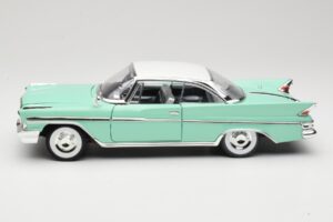DeSoto Adventurer Zielony American Mint 1:18 92738 Metal — zdjęcie 4 z 8