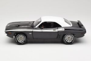 Dodge Challenger R/T Czarny & Biały ERTL 1:18 36549 Metal — zdjęcie 4 z 8
