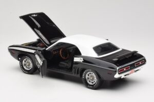 Dodge Challenger R/T Czarny & Biały ERTL 1:18 36549 Metal — zdjęcie 5 z 8