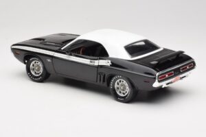 Dodge Challenger R/T Czarny & Biały ERTL 1:18 36549 Metal — zdjęcie 7 z 8