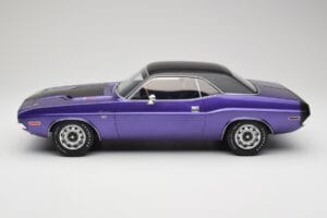 Dodge Challenger R/T Plum Crazy Otto 1:12 G083 Żywica — zdjęcie 3 z 6
