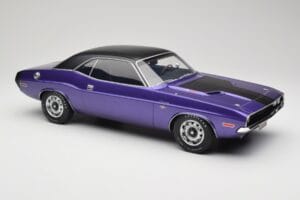 Dodge Challenger R/T Plum Crazy Otto 1:12 G083 Żywica — zdjęcie 4 z 6