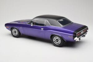 Dodge Challenger R/T Plum Crazy Otto 1:12 G083 Żywica — zdjęcie 5 z 6
