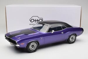 Dodge Challenger R/T Plum Crazy Otto 1:12 G083 Żywica — zdjęcie 6 z 6