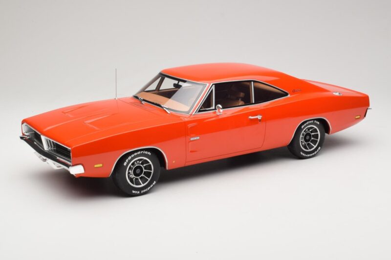 Dodge Charger Hemi Pomarańczowy Otto 1:12 G060 Żywica