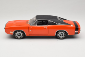 Dodge Charger R/T Pomarańczowy i Czarny American Muscle 1:18 39314 Metal — zdjęcie 4 z 8