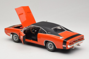 Dodge Charger R/T Pomarańczowy i Czarny American Muscle 1:18 39314 Metal — zdjęcie 5 z 8