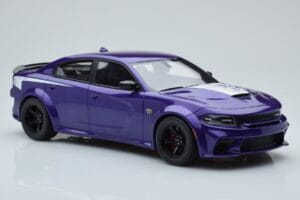 Dodge Charger Super Bee Fioletowy GT Spirit 1:18 GT895 Żywica — zdjęcie 4 z 6