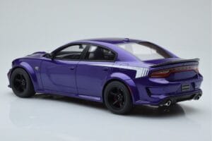 Dodge Charger Super Bee Fioletowy GT Spirit 1:18 GT895 Żywica — zdjęcie 5 z 6