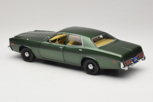 Dodge Monaco Zielony Hunter GreenLight 1:18 19045 Metal — zdjęcie 7 z 8