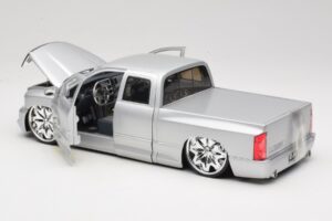 Dodge Ram Tuned Srebrny Jada 1:18 63162-SM Metal — zdjęcie 5 z 8