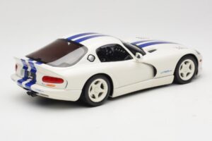 Dodge Viper GTS Stone White GT Spirit 1:18 GT940 Żywica — zdjęcie 2 z 6