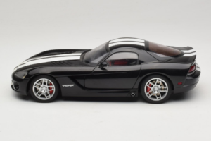 Dodge Viper SRT-10 Coupe Czarny AUTOart 1:18 71712 Metal — zdjęcie 4 z 8