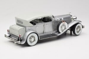 Duesenberg SJ Srebrny GreenLight 1:18 13525 Metal — zdjęcie 3 z 8