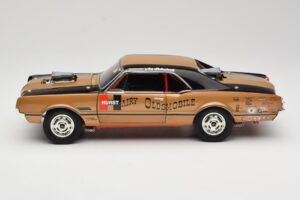 Oldsmobile 442 Hurst Hairy Olds Twin-Engine 4WD 1966 Highway 61 1:18 50089 Metal — zdjęcie 4 z 8