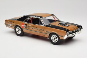 Oldsmobile 442 Hurst Hairy Olds Twin-Engine 4WD 1966 Highway 61 1:18 50089 Metal — zdjęcie 6 z 8