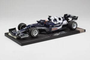 AlphaTauri AT02 #22 Y. Tsunoda Bahrain GP 2021 Minichamps 1:18 117210122 Metal — zdjęcie 2 z 6