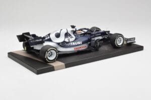 AlphaTauri AT02 #22 Y. Tsunoda Bahrain GP 2021 Minichamps 1:18 117210122 Metal — zdjęcie 3 z 6