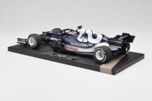 AlphaTauri AT02 #22 Y. Tsunoda Bahrain GP 2021 Minichamps 1:18 117210122 Metal — zdjęcie 5 z 6